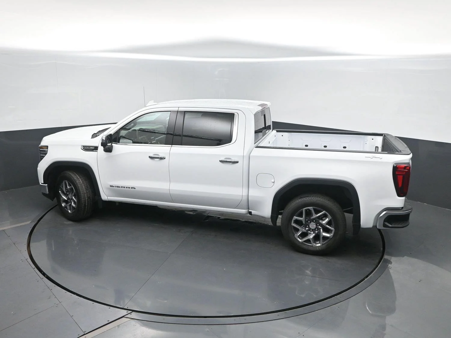 2026 GMC Sierra 1500 SLT - Photo 44