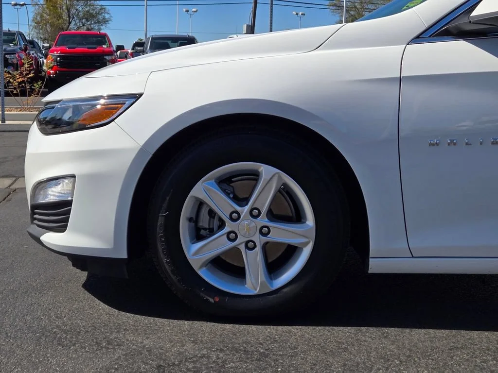 Used 2024 Summit White Chevrolet LS image 9
