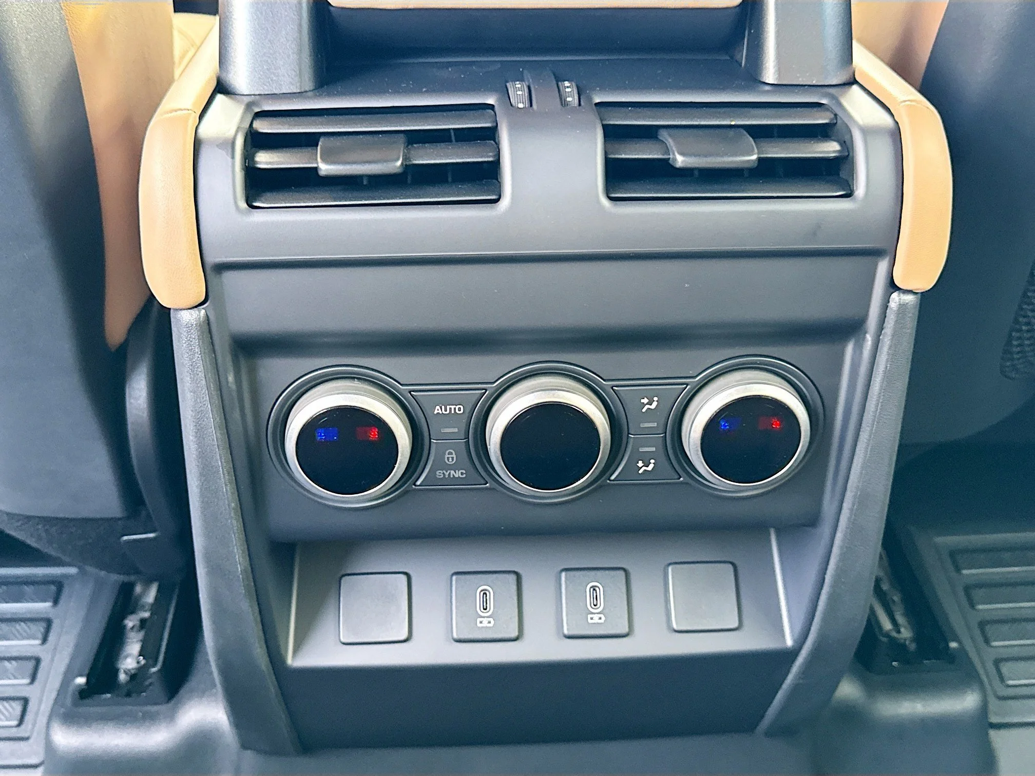 New 2026 Santorini Black Metallic Land Rover X-Dynamic SE image 20