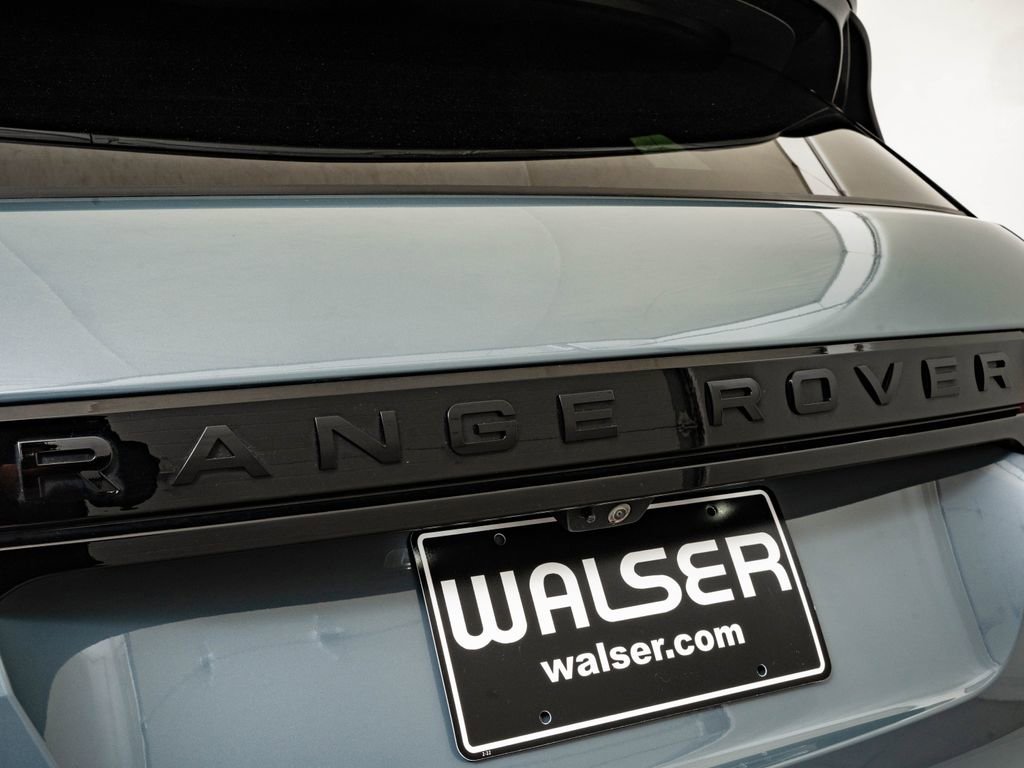 Used 2023 Gray Land Rover SE image 18