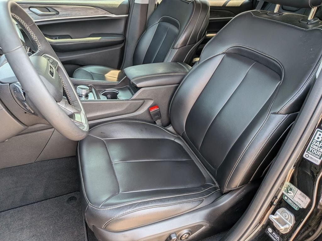 Used 2024 Black Jeep Limited image 15