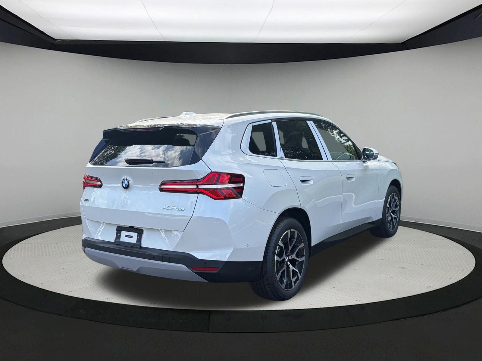 New 2026 Mineral White Metallic BMW 30 xDrive image 5