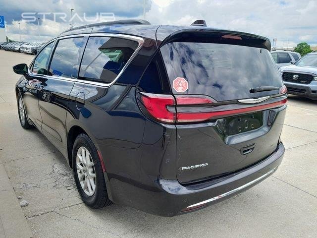 Used 2022 Brilliant Black Crystal Pearlcoat Chrysler Touring L image 7