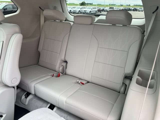 New 2026 Cherry Red Tintcoat Buick Avenir image 20
