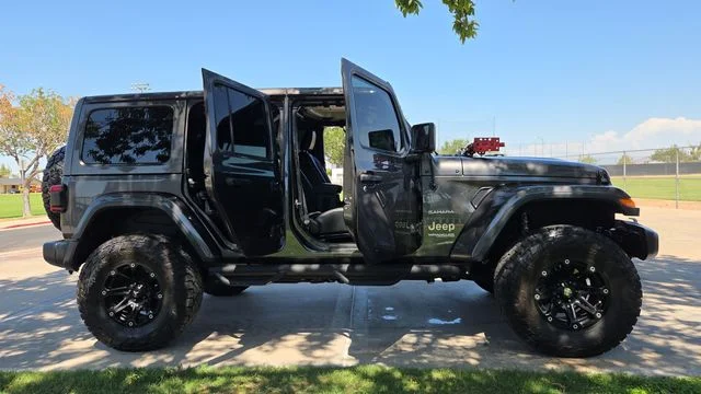 Used 2018 Gray Jeep Unlimited Sahara image 2