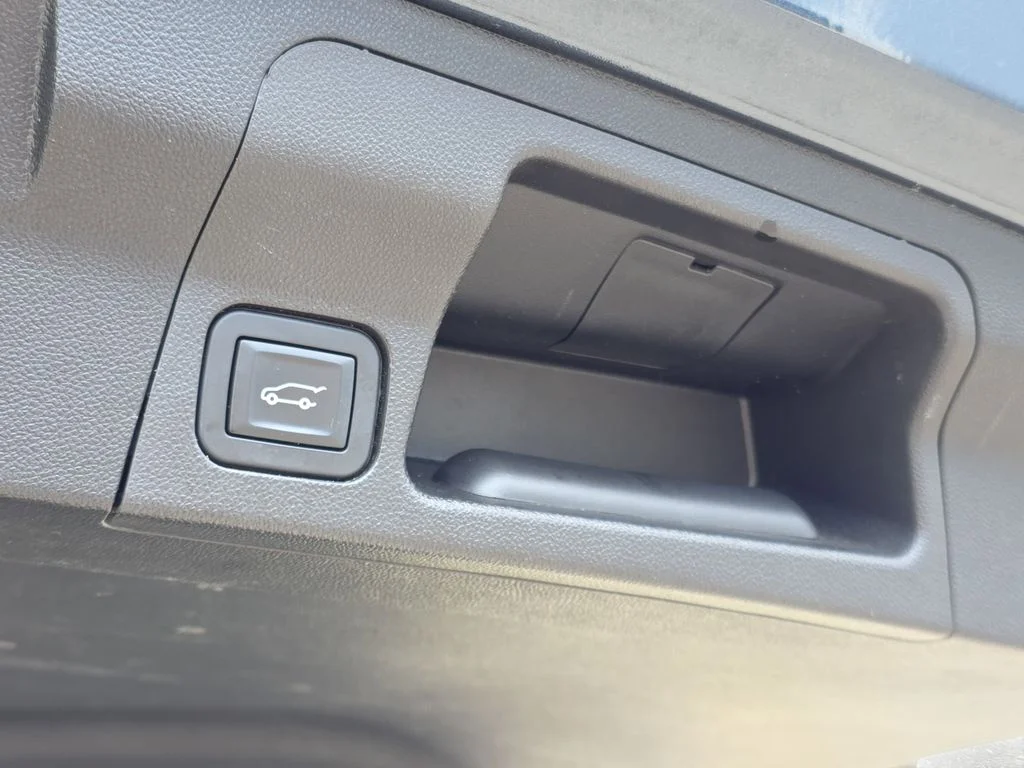 Used 2019 Dark Sky Metallic GMC SLE-2 image 14