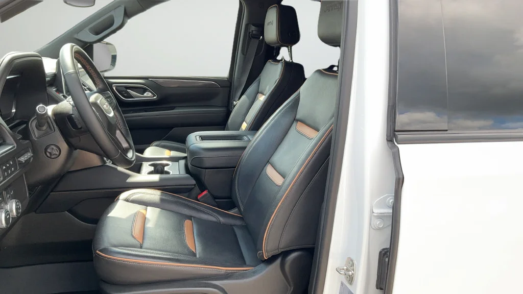 2024 GMC Yukon AT4 - Photo 17
