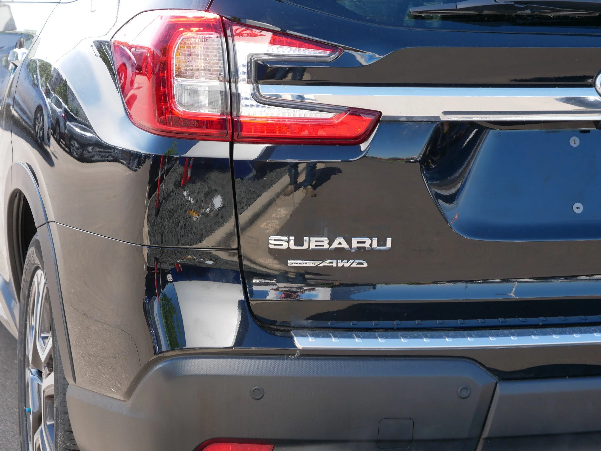 Used 2023 Crystal Black Silica Subaru Touring image 17