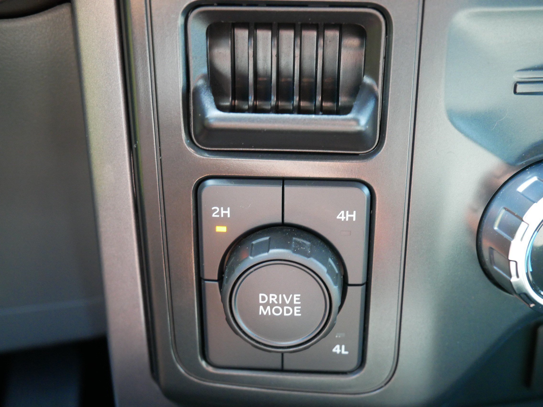 2025 Ford F-150 XLT - Photo 29