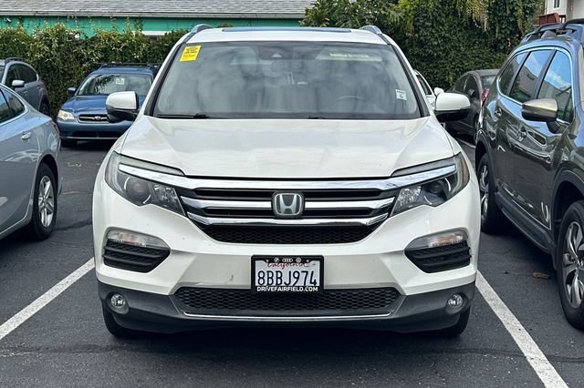 Used 2017 White Honda Touring image 3