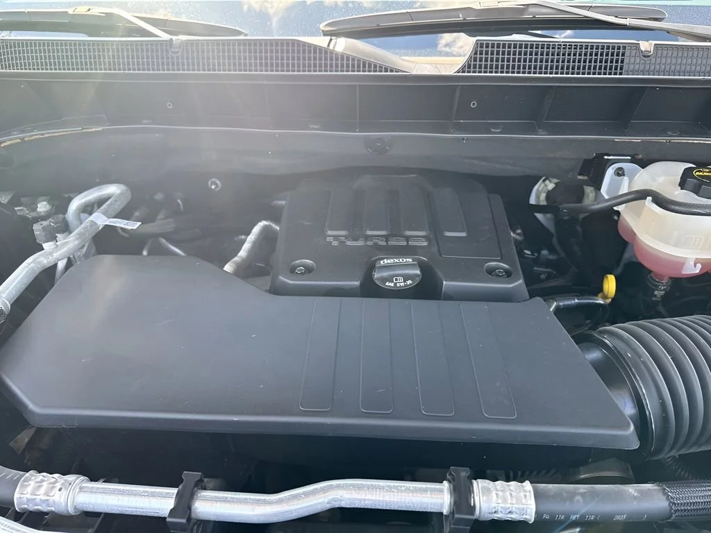 Used 2024 Summit White Chevrolet Custom image 27