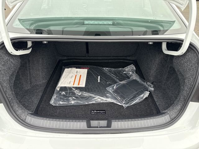 New 2026 Pure White w/Deep Blk Rf Volkswagen Autobahn image 15