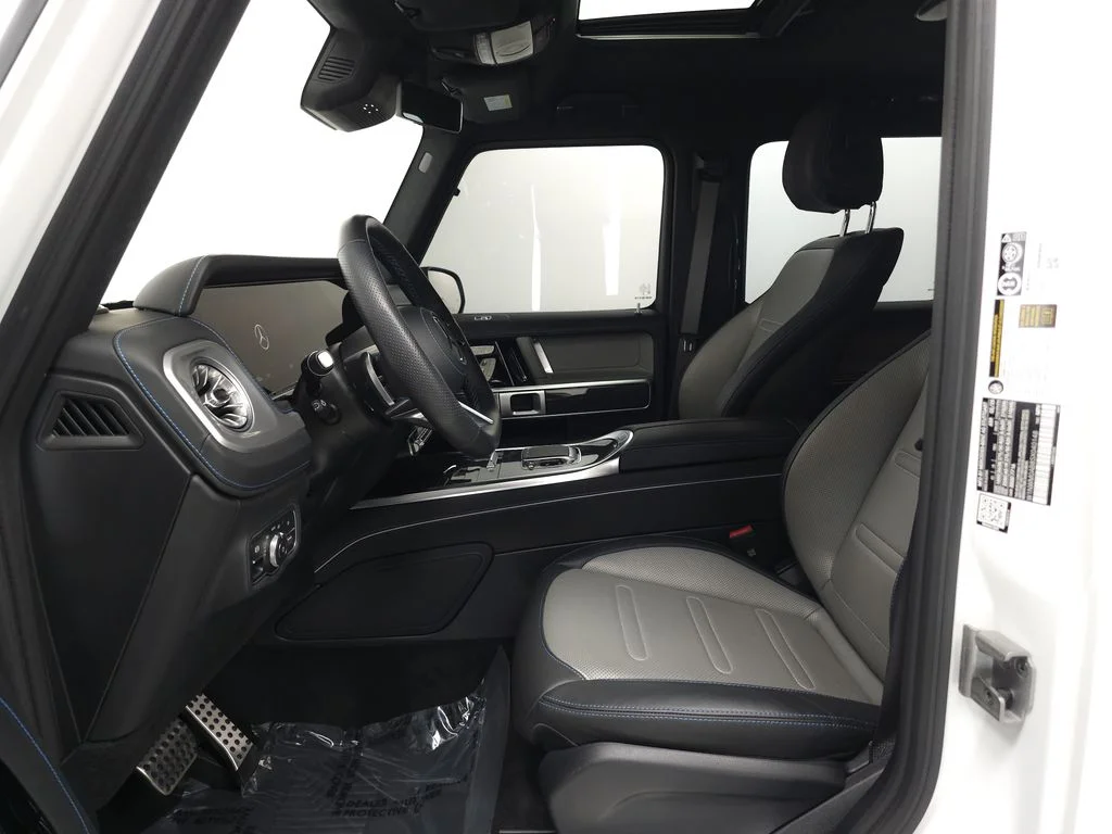 Certified Used 2025 Moonlight White Magno Mercedes-Benz G 580 image 8