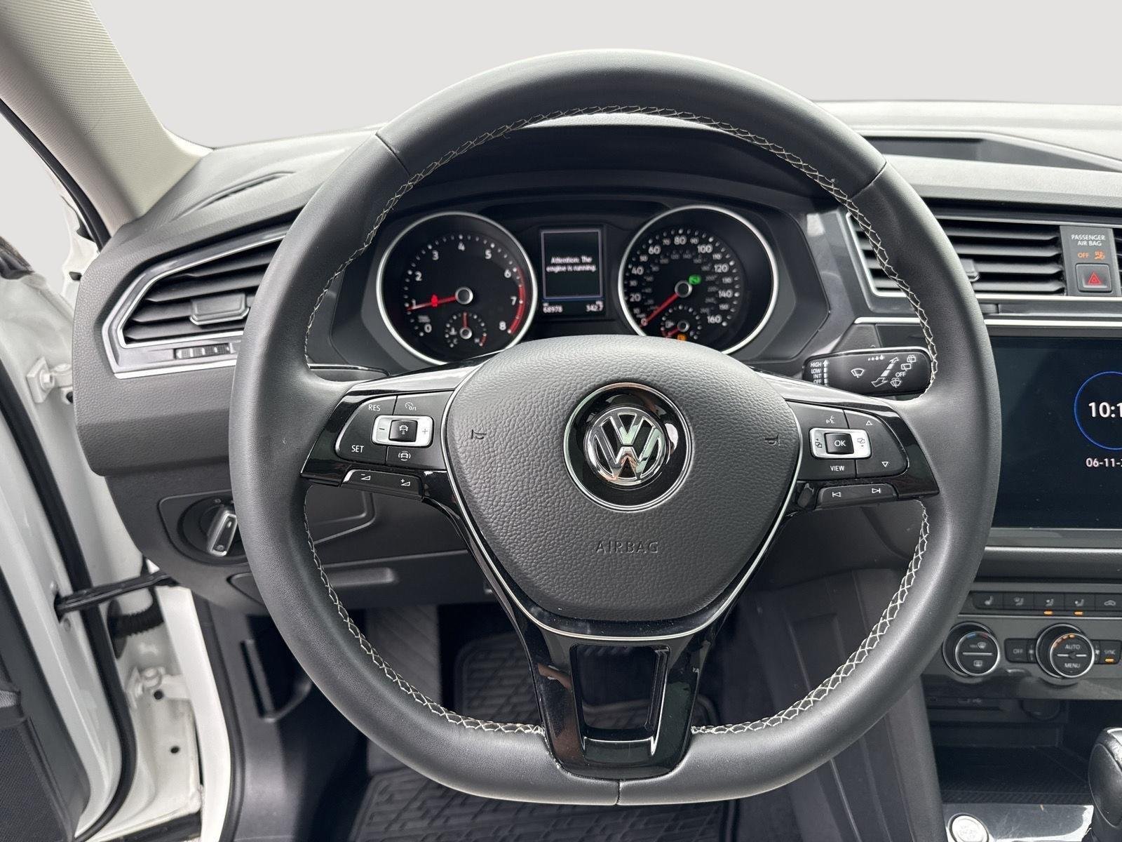 Used 2021 Pure White Volkswagen SE image 21