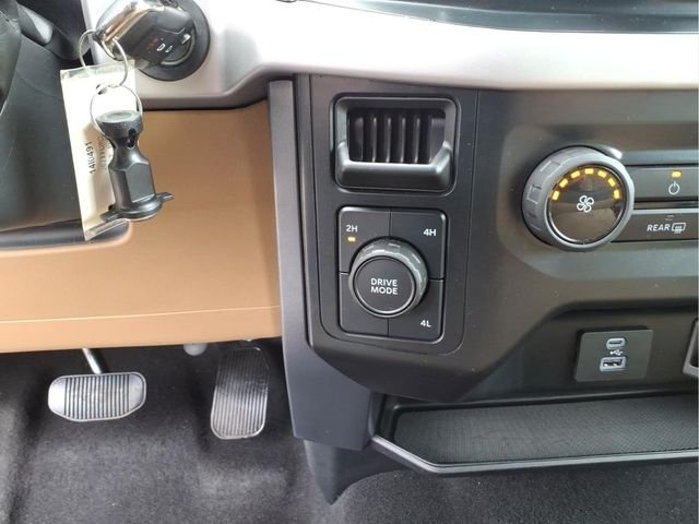 Used 2023 Black Ford XLT image 26