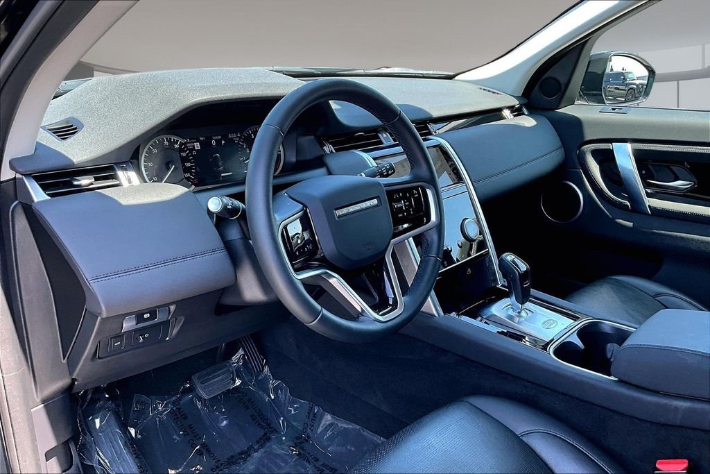 Used 2023 Santorini Black Metallic Land Rover S image 15