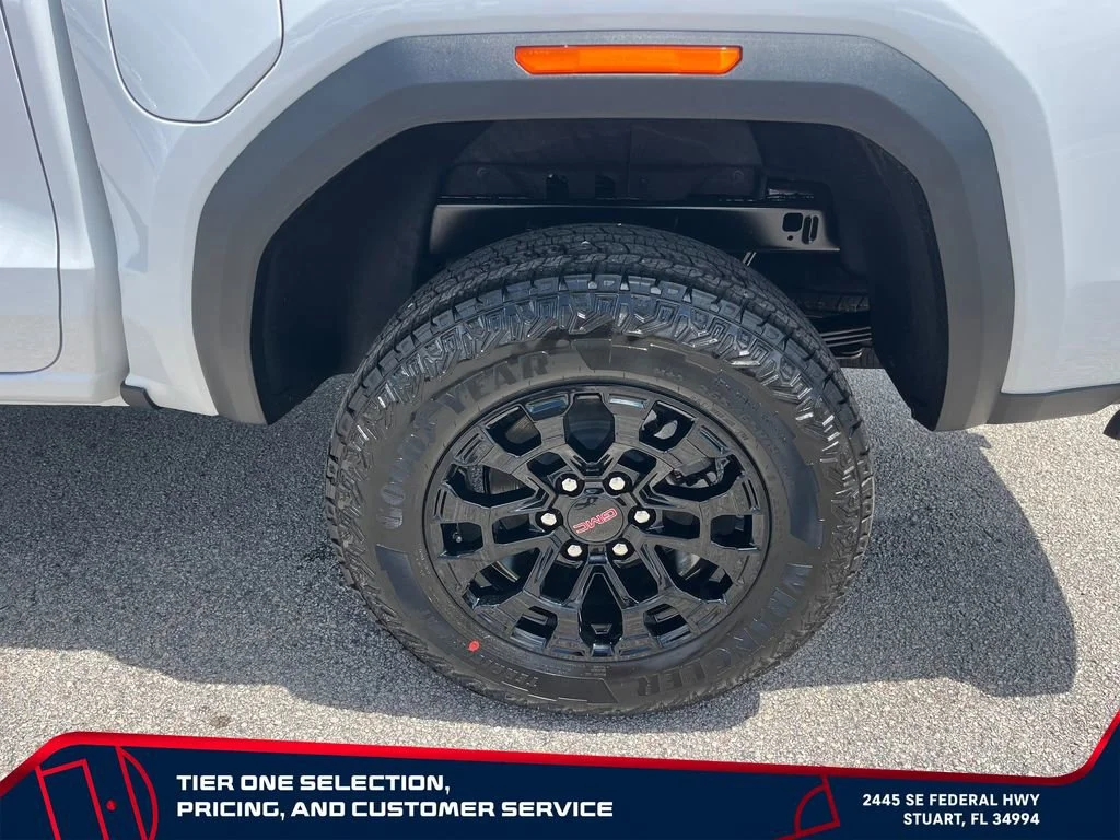 New 2026 Summit White GMC Elevation image 9