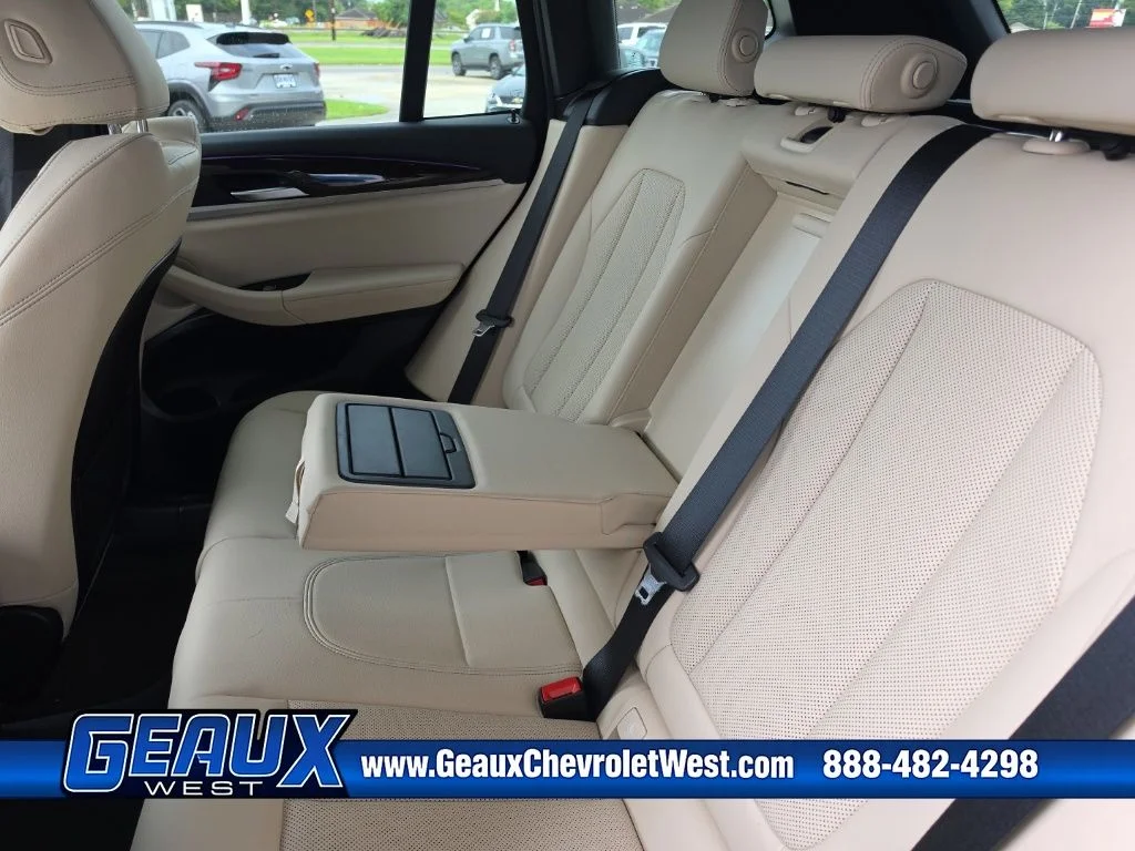 Used 2024 Black BMW sDrive30i image 27