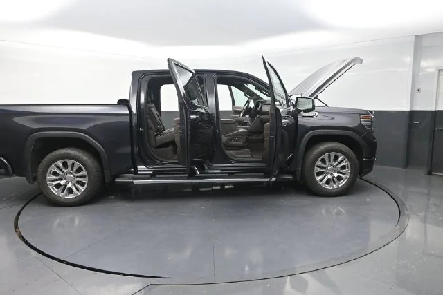 Used 2023 Silver GMC Denali image 36