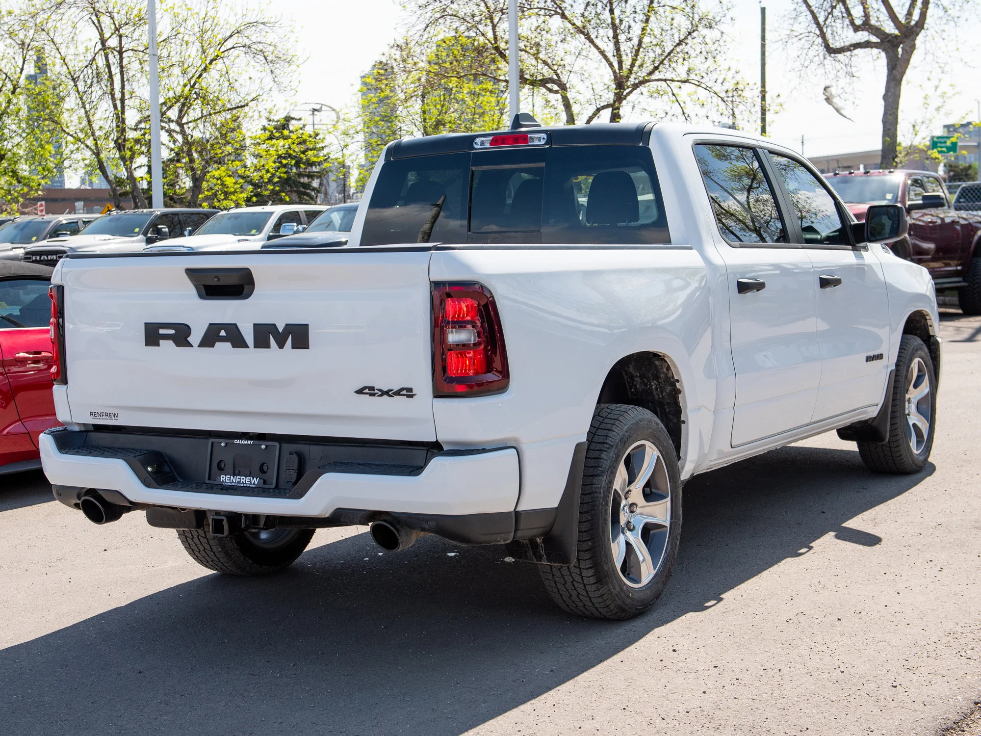 Certified Used 2025 White RAM Tradesman * No Accidents | Android Auto | Adaptive Cruise | Sport Appearance Package image 15