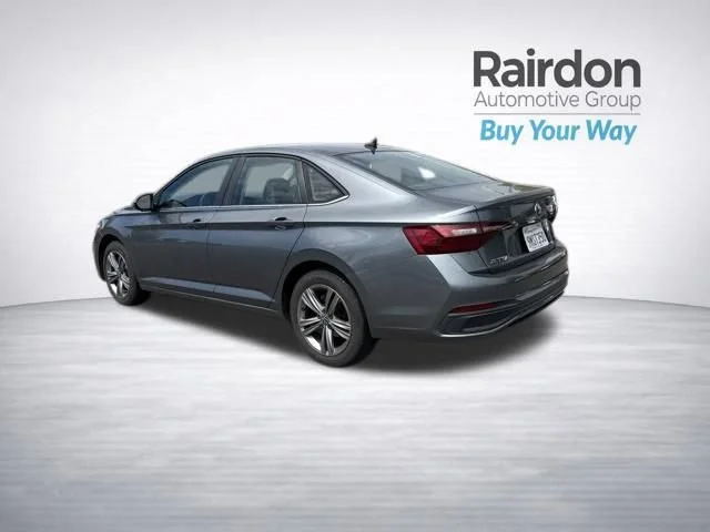 Used 2024 Platinum Gray Metallic Volkswagen SE image 5