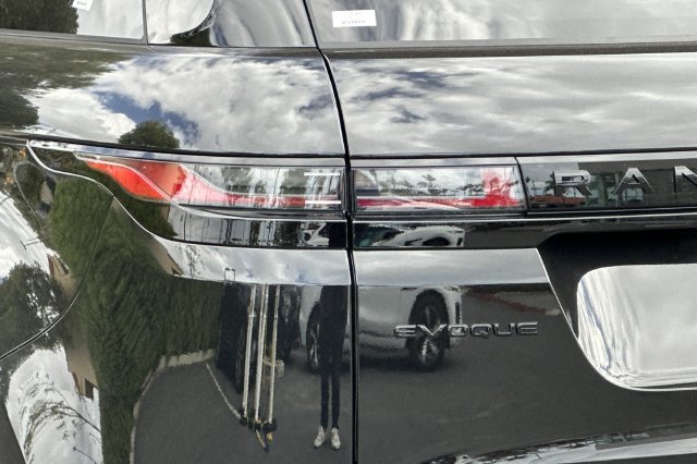 New 2026 Santorini Black Land Rover Hoxton Edition image 25