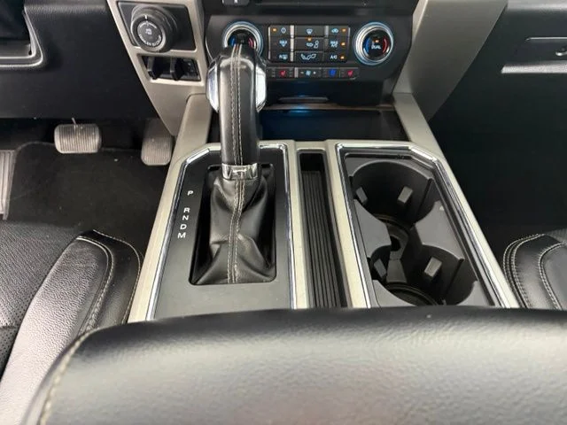 Used 2018 White Platinum Clearcoat Metallic Ford Lariat image 27