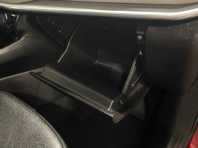 Used 2024  Jeep Limited image 45