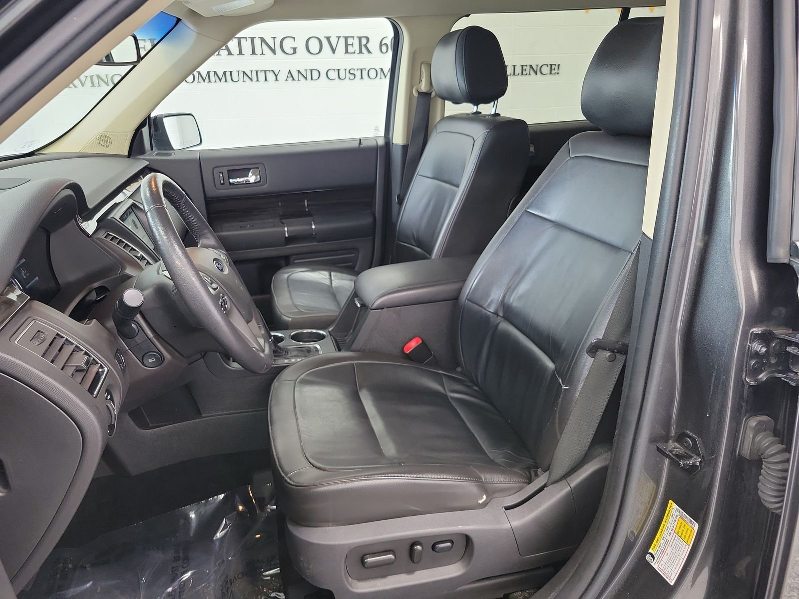 Used 2018 Gray Ford SEL image 7