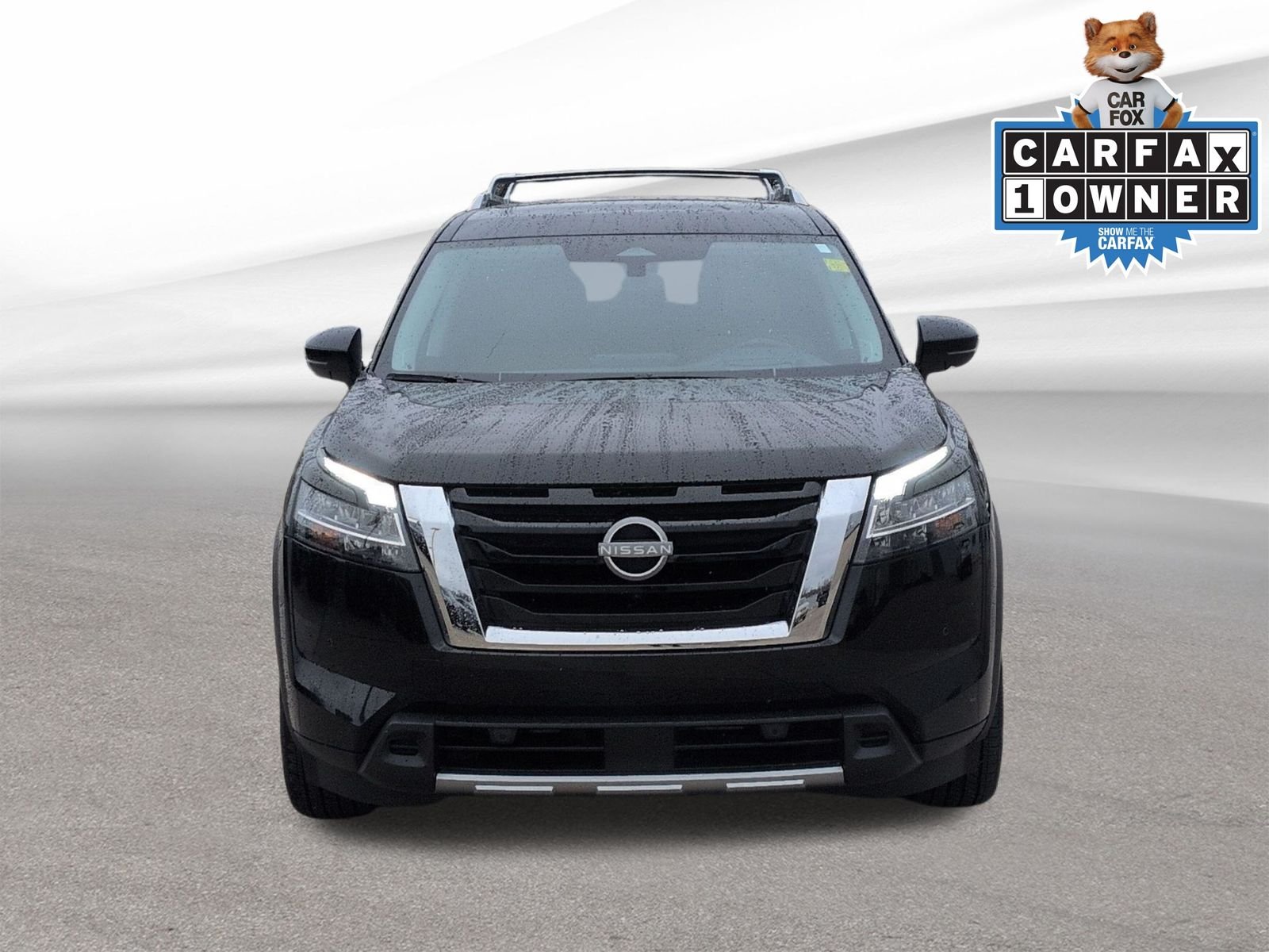 Certified Used 2024 Super Black Nissan Platinum image 3