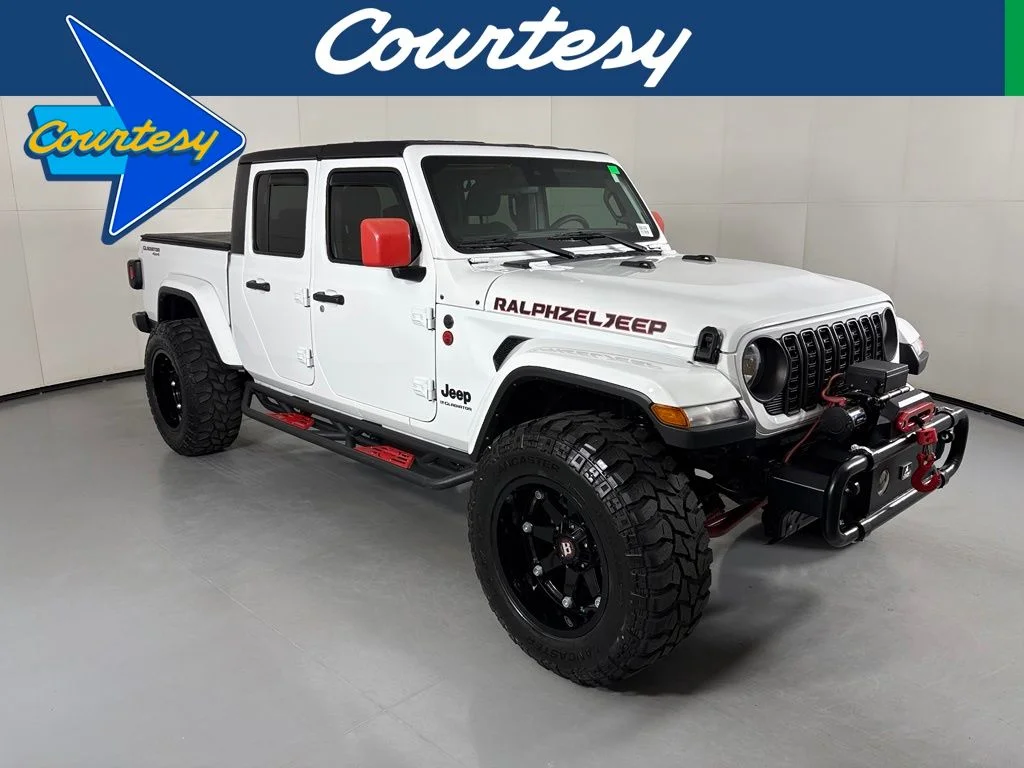 2024 Jeep Gladiator Sport S's photo