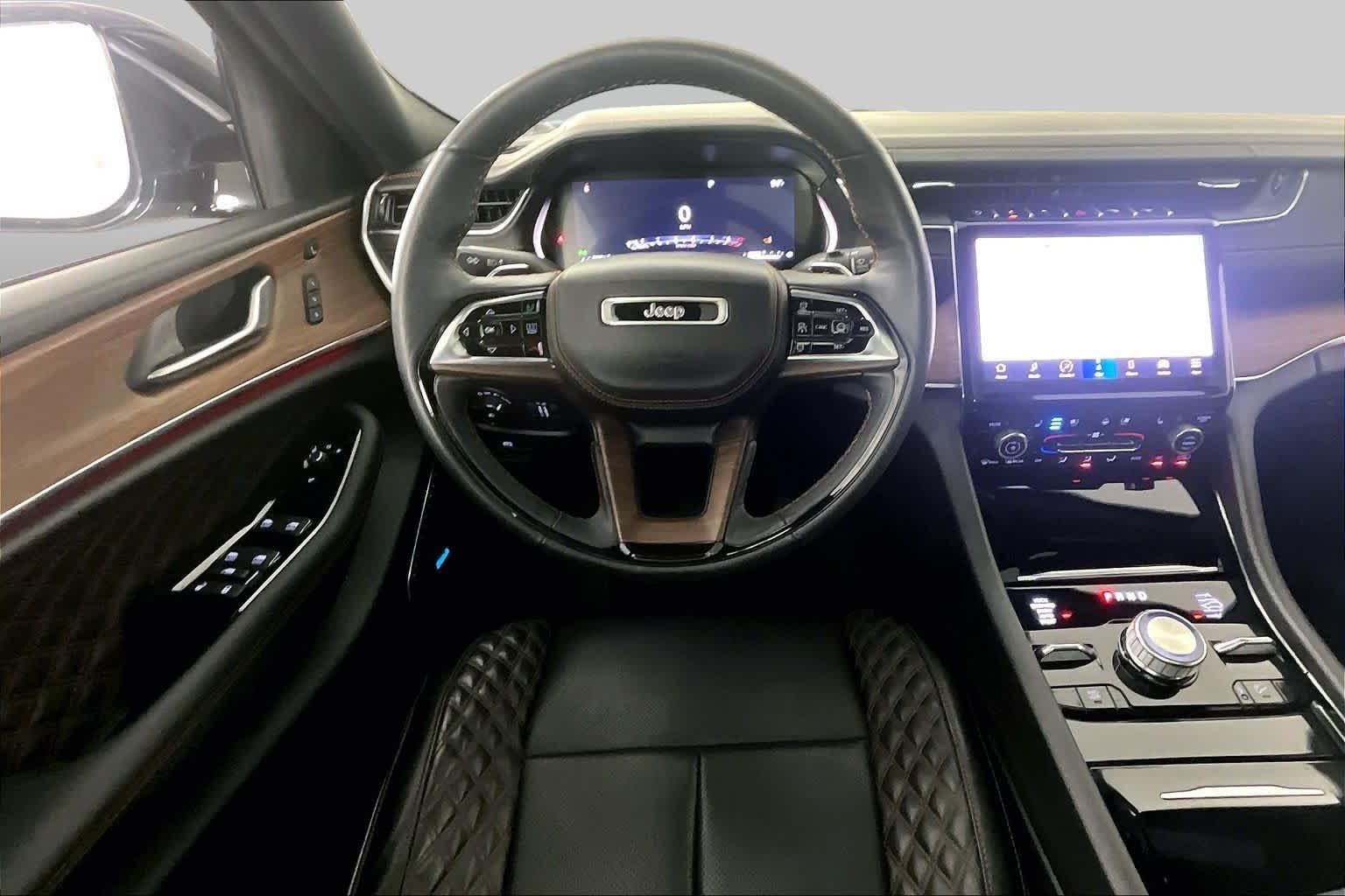 Used 2022 Diamond Black Crystal Pearlcoat Jeep Summit image 5