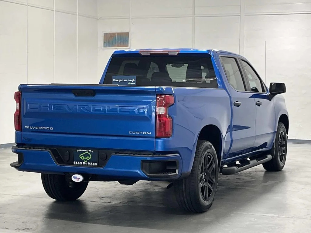 Used 2023 Glacier Blue Metallic Chevrolet Custom image 8