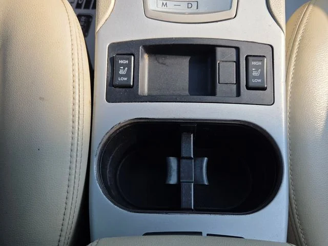 Used 2013 White Subaru 2.5i image 18