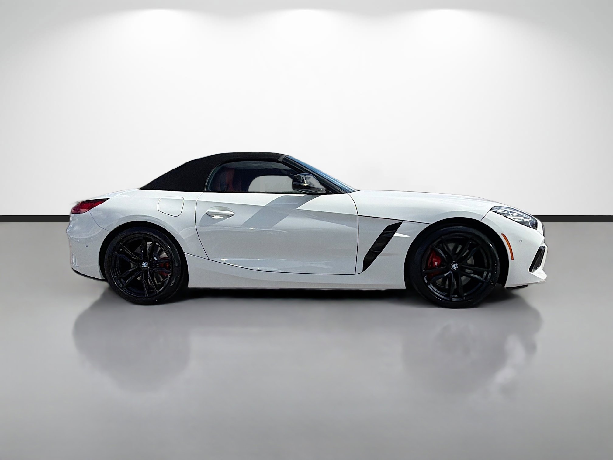 New 2026 BMW Z4 sDrive30i Convertible in Tampa #WY54603 | BMW of Tampa