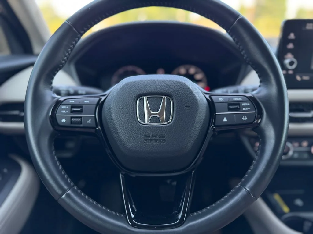 Used 2023 Modern Steel Metallic Honda EX-L image 17