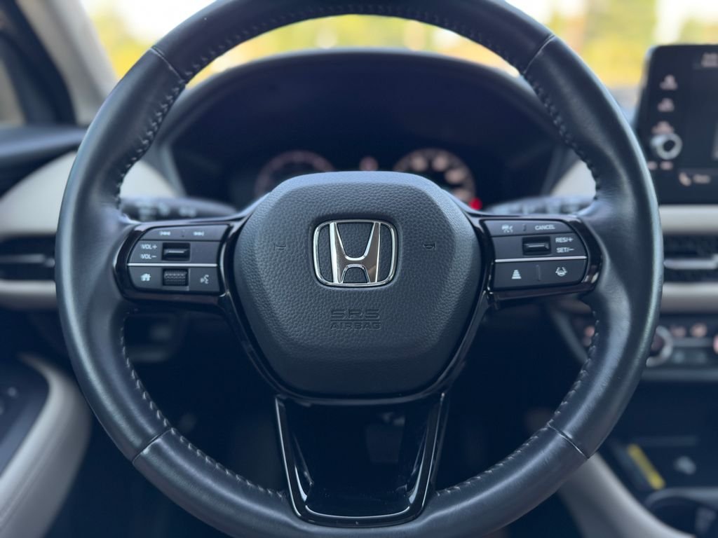 Used 2023 Modern Steel Metallic Honda EX-L image 17