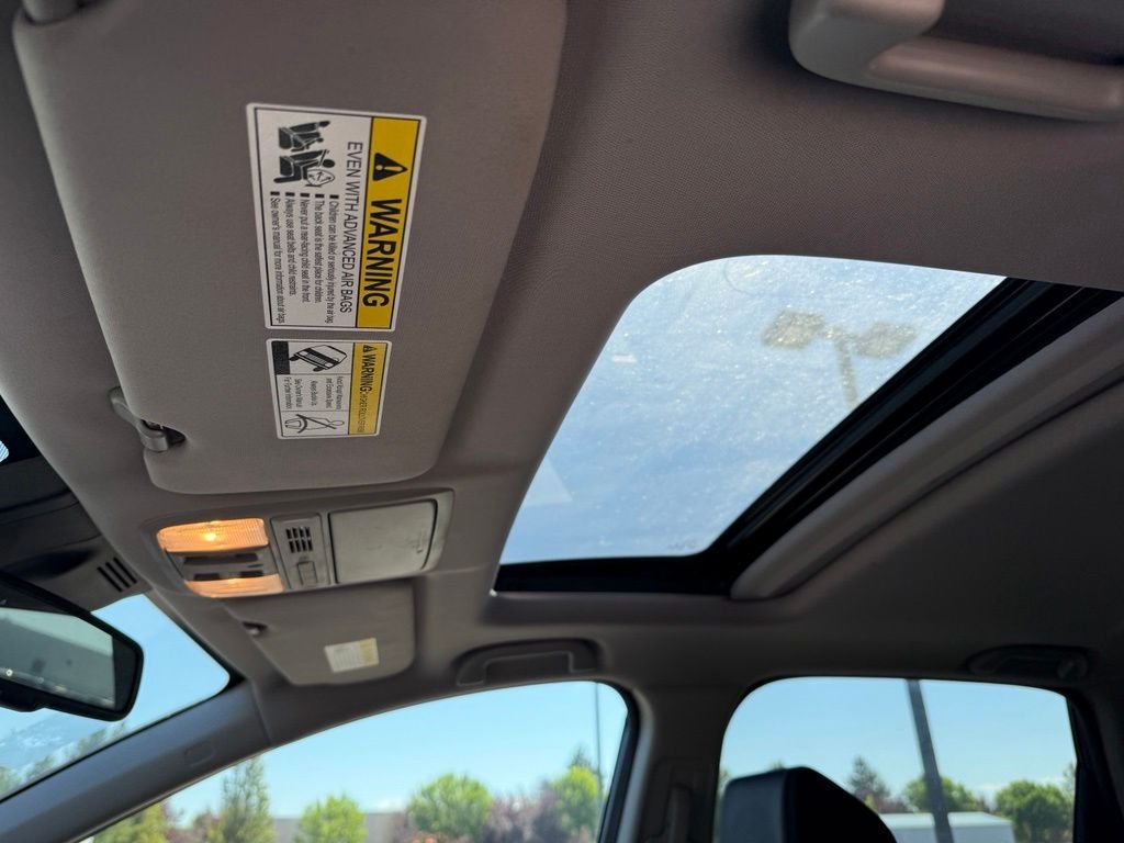 Used 2017  Honda EX-L image 16