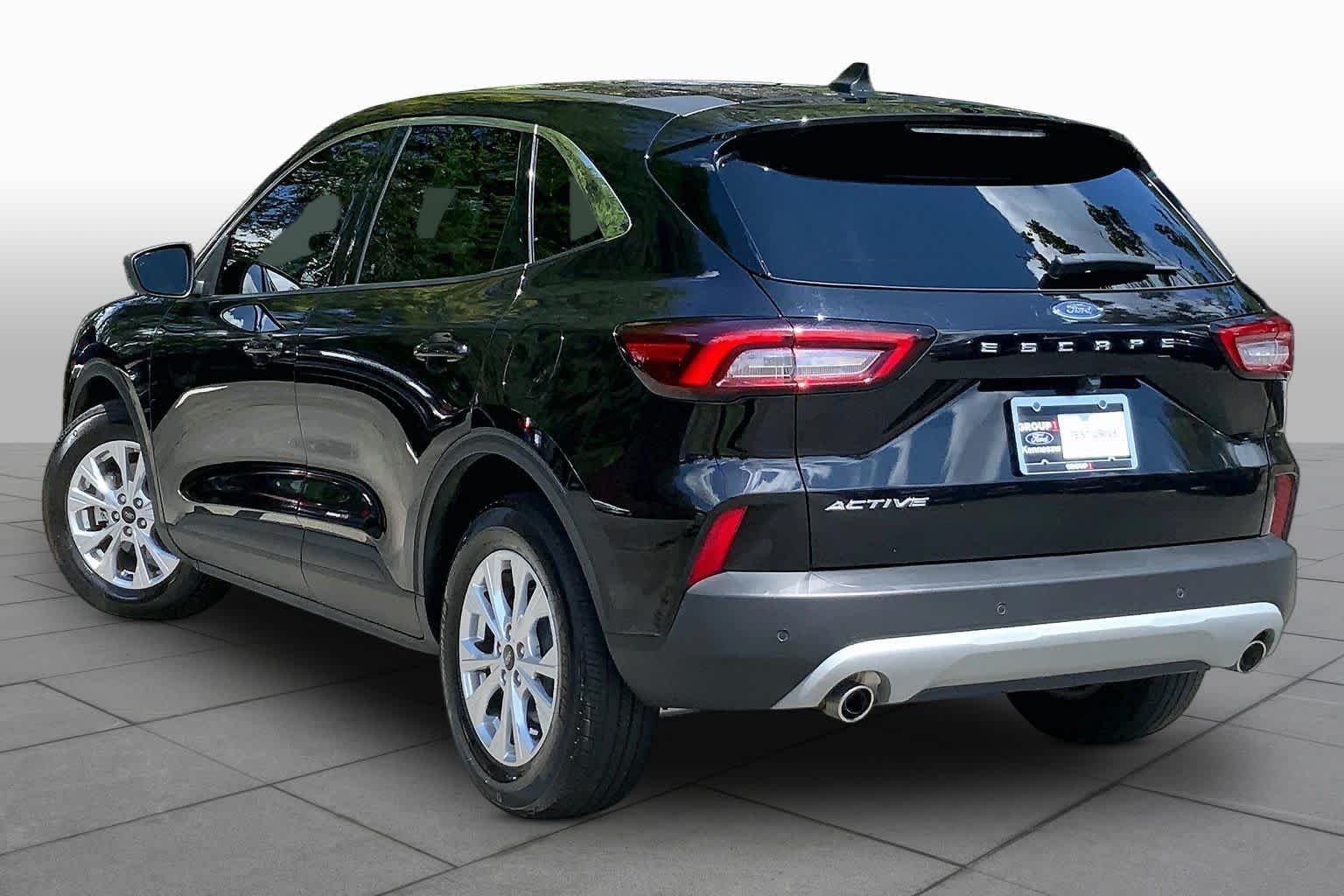 Used 2023 Agate Black Metallic Ford Active image 12