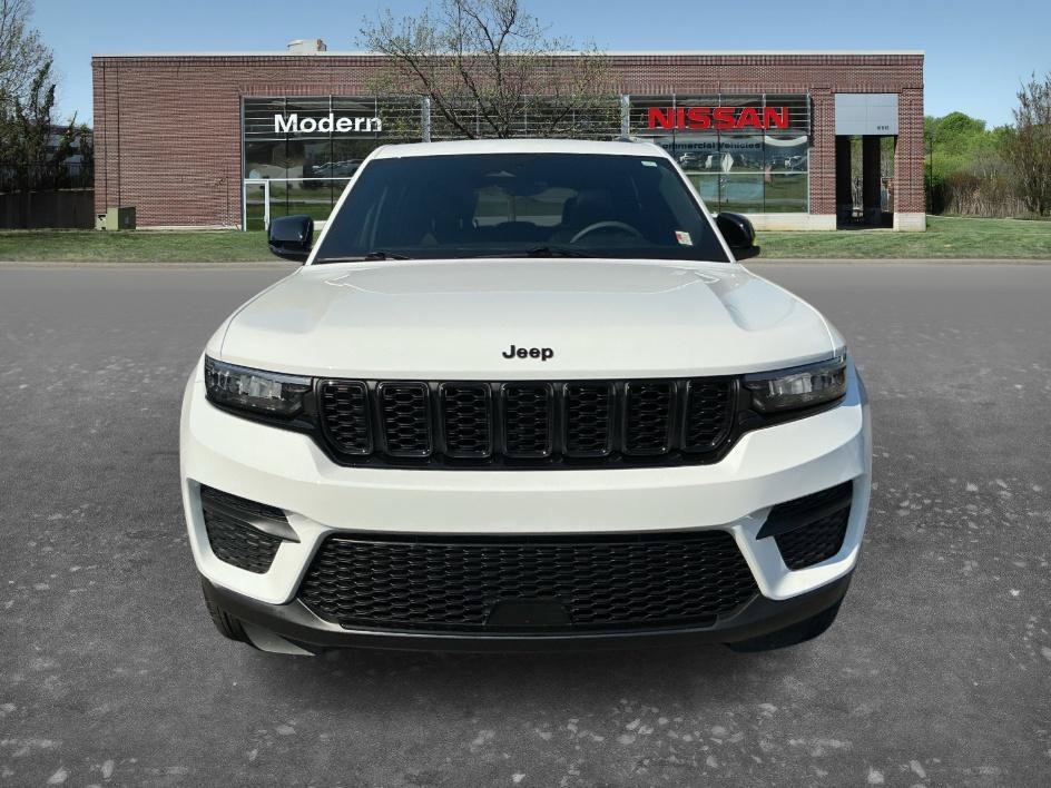 Used 2025 Bright White Clearcoat Jeep Altitude X image 6