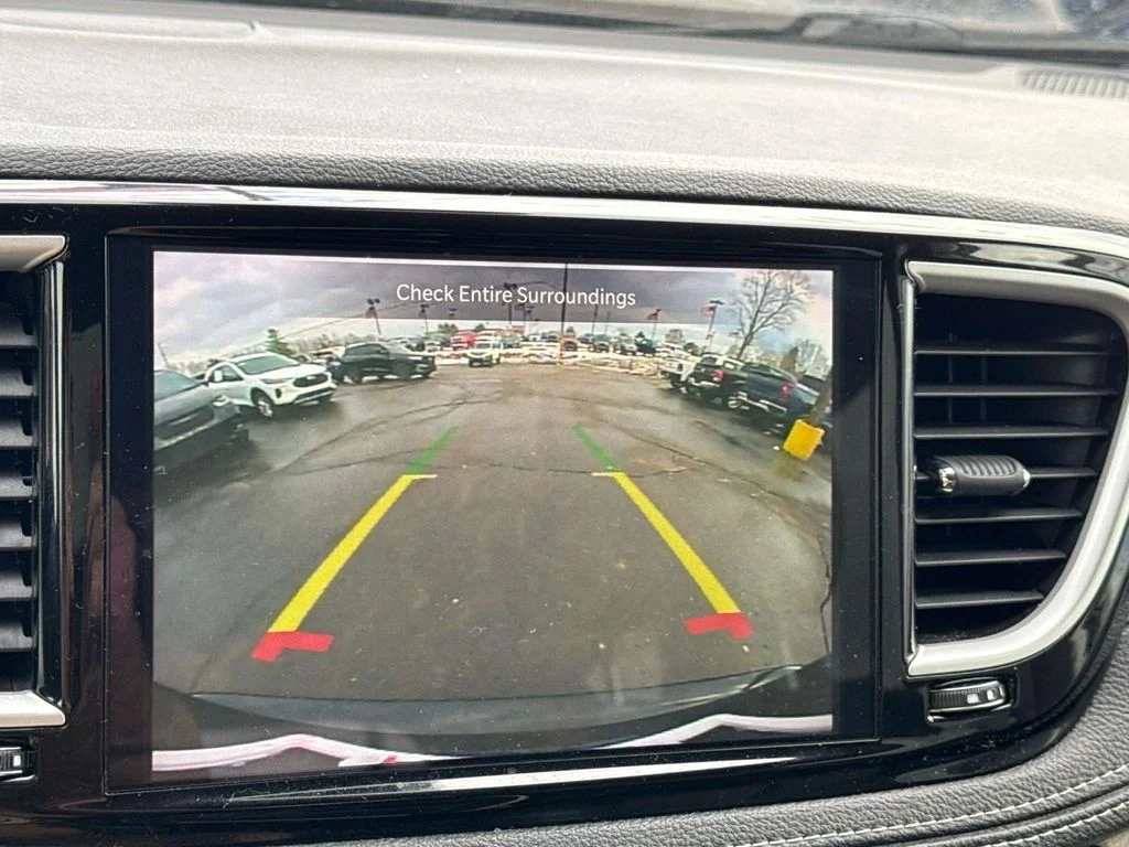 2023 Chrysler Pacifica Touring L - Photo 21