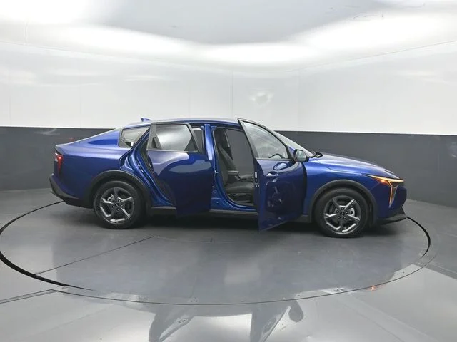 Used 2025 Blue Kia LXS image 31
