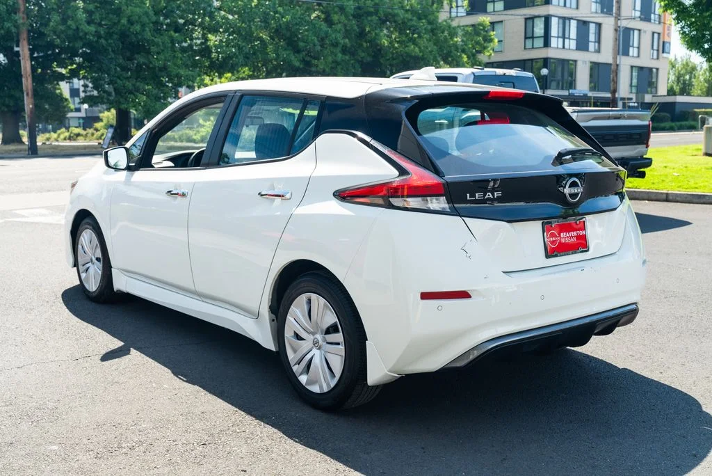 Used 2024 White Nissan S image 4