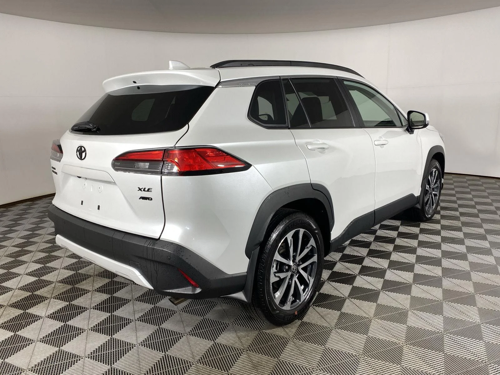 Used 2024 Wh Toyota XLE image 7