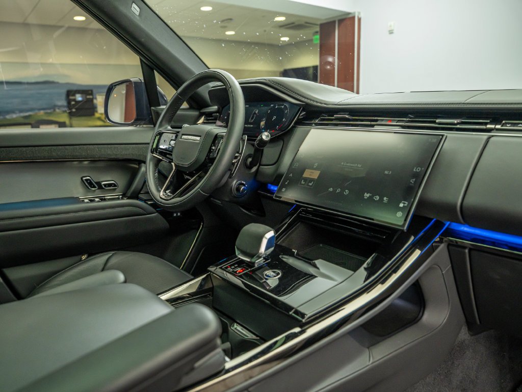 Used 2024 Black Land Rover Dynamic SE image 46