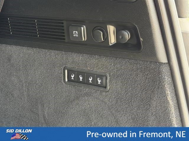 Used 2023 Diamond Black Crystal Pearlcoat Jeep Series III image 6
