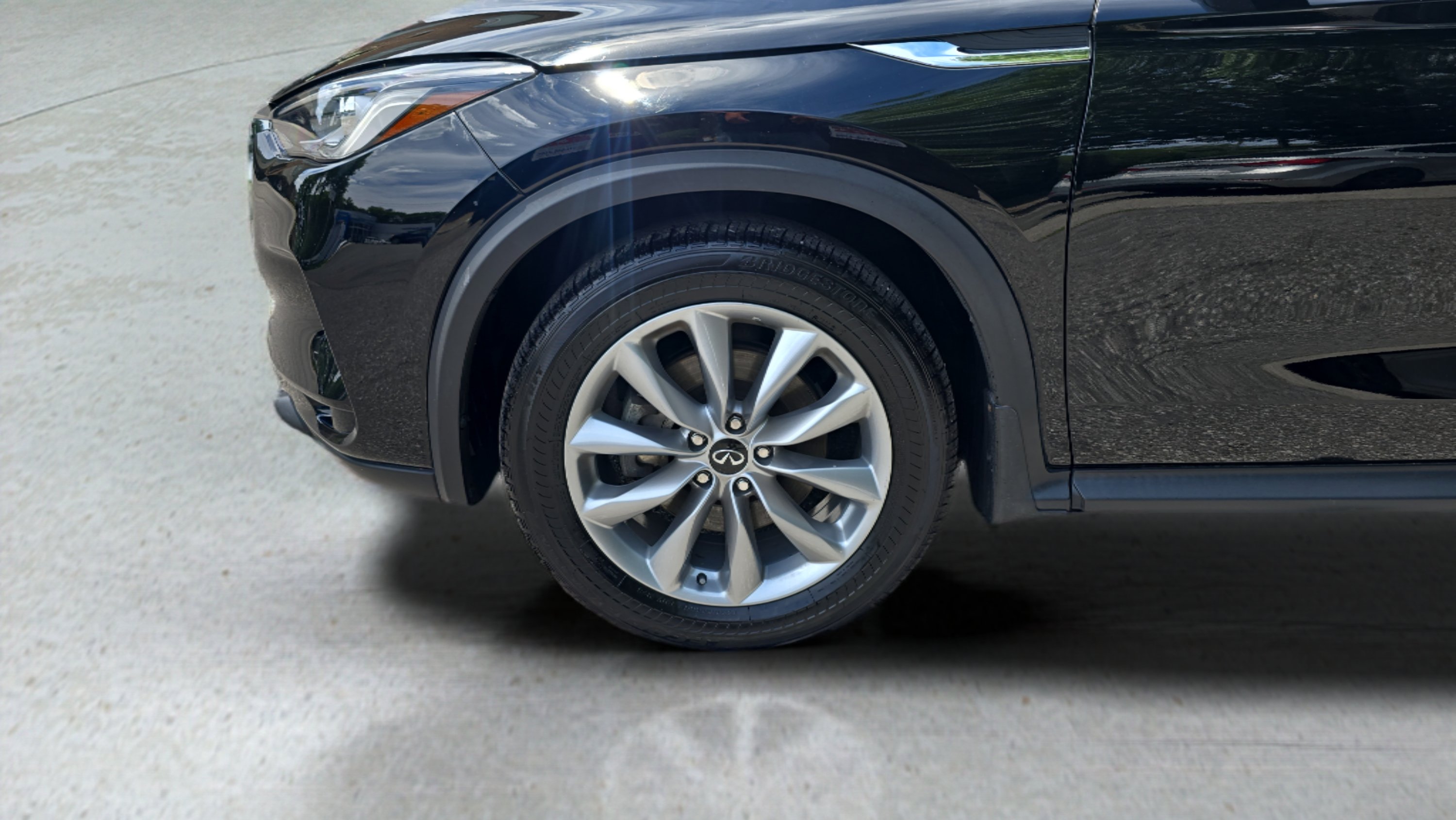 Used 2022 Black INFINITI ESSENTIAL AWD image 9