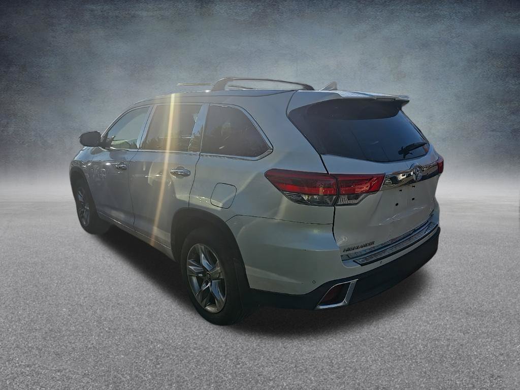 Used 2019 Blizzard Pearl Toyota Limited image 4