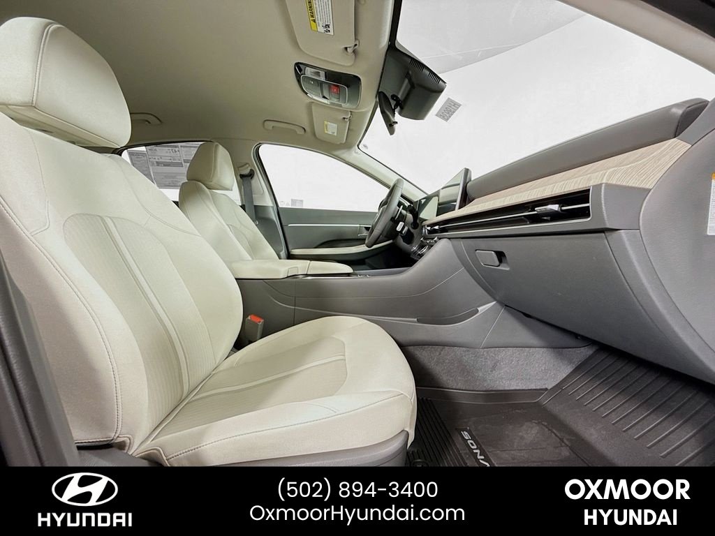 Used 2025 Abyss Black Hyundai SEL image 27