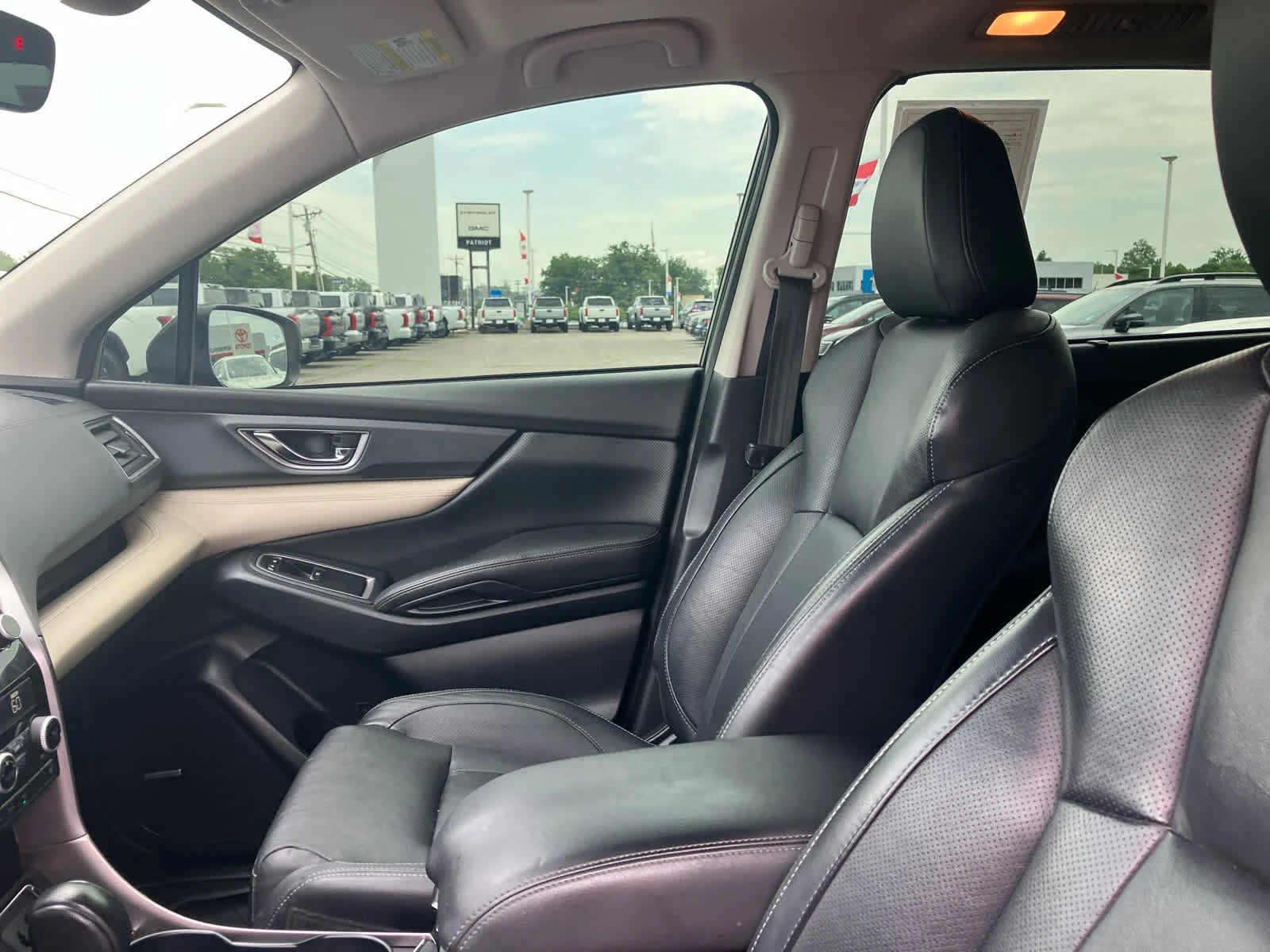 Used 2019 Magnetite Gray Metallic Subaru Limited image 10